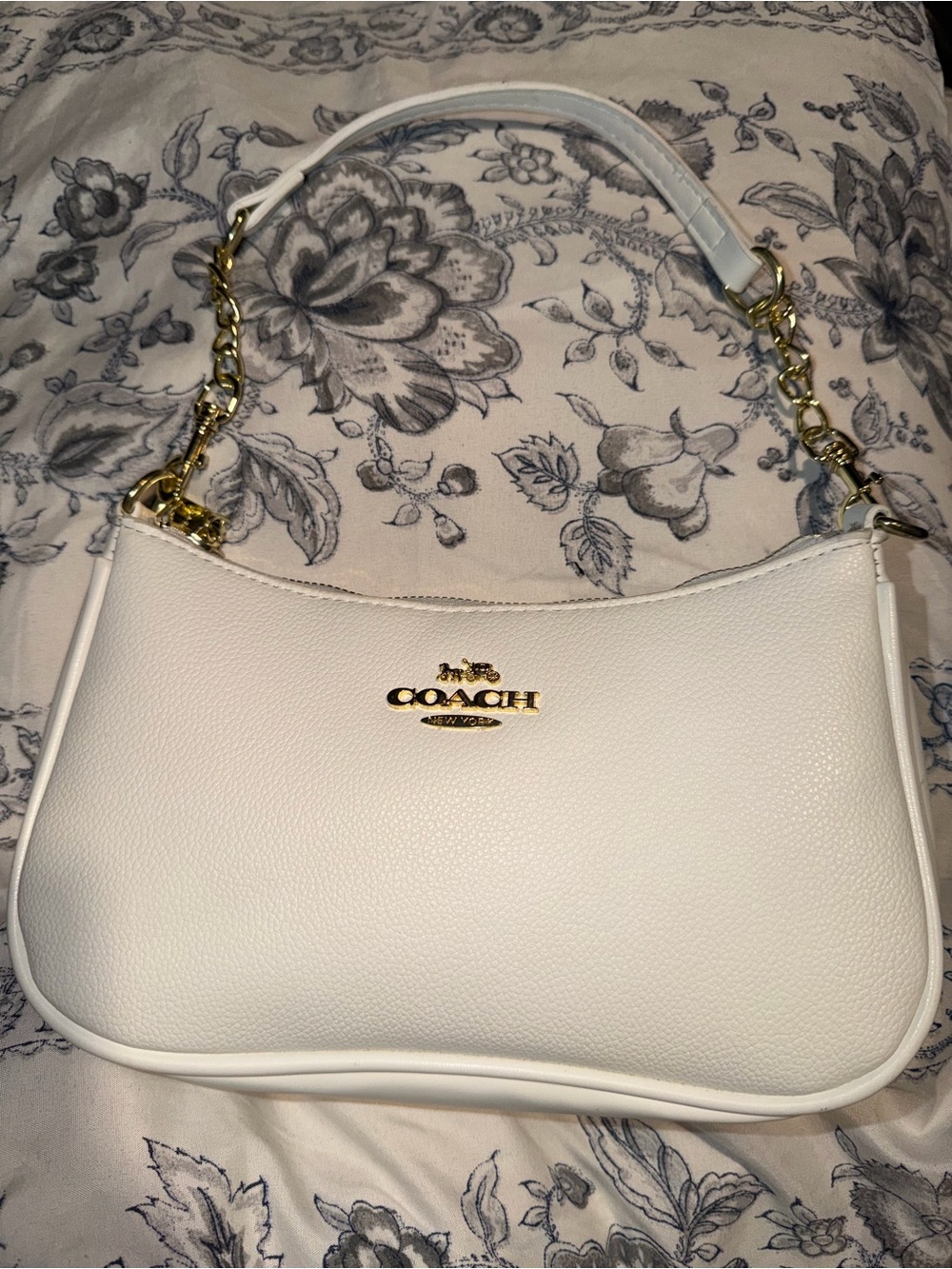 COACH White Leather Shoulder Bag with Gold Hardware